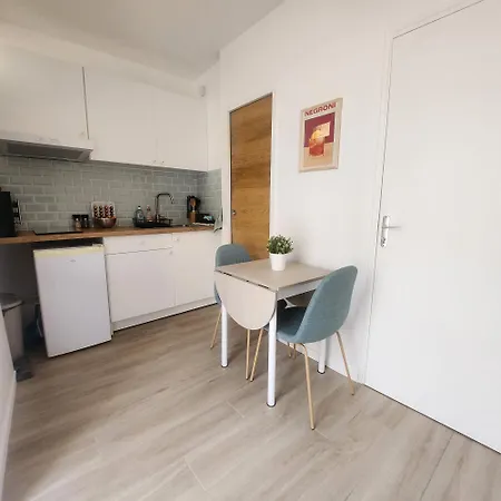 Proche De La Vieille Et Promenade Des Appartement